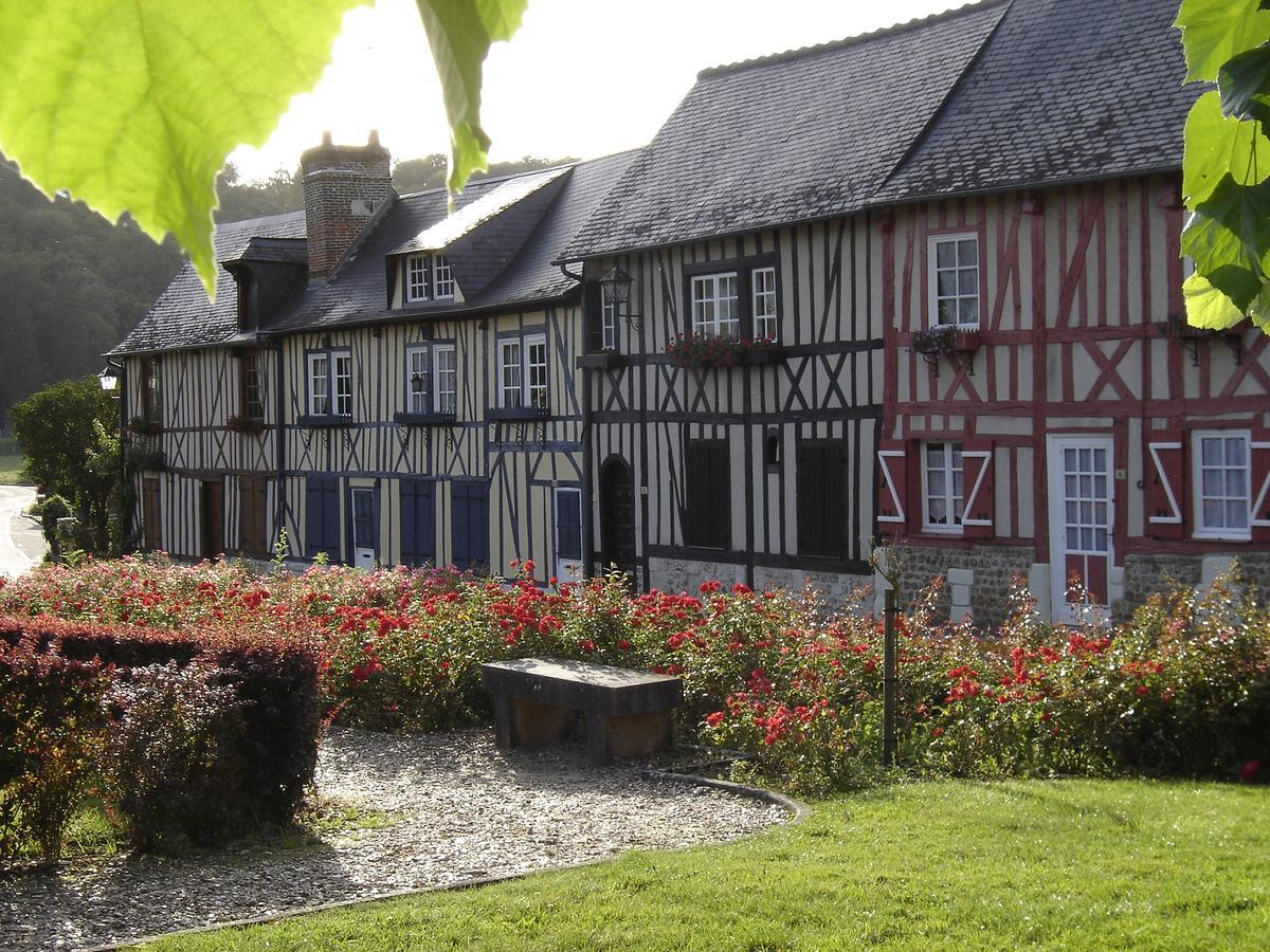Le Gite Des Trois Vaches Brionne Kültér fotó